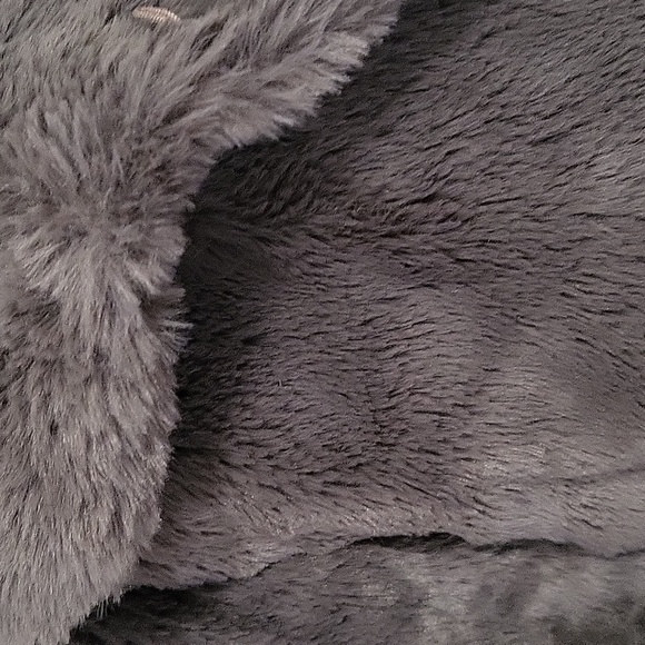 Willow & Root Gray Faux Fur Jacket - Size S - Picture 2 of 11